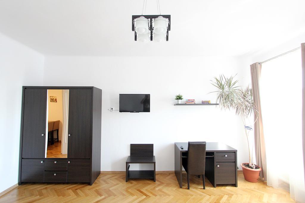 Central Parc Studios Sibiu Luaran gambar