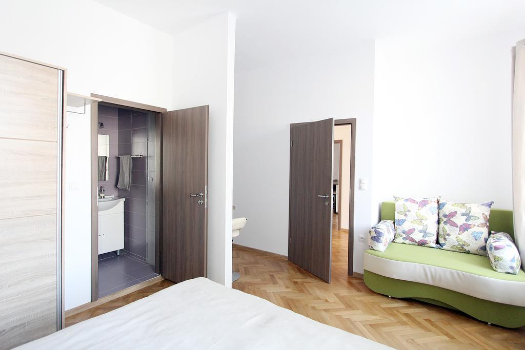 Central Parc Studios Sibiu Luaran gambar
