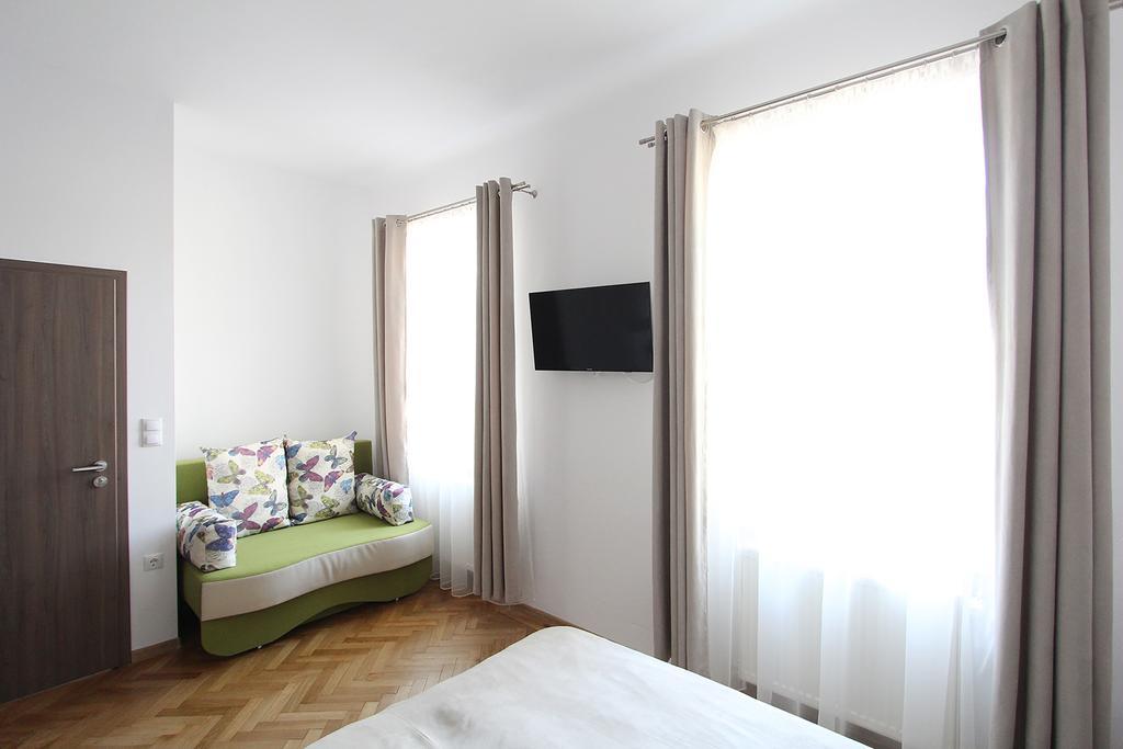 Central Parc Studios Sibiu Luaran gambar